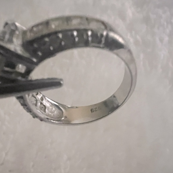 Sale Vintage CZ .925 Sterling Silver Ring Size 5 3/4 - Picture 5 of 6